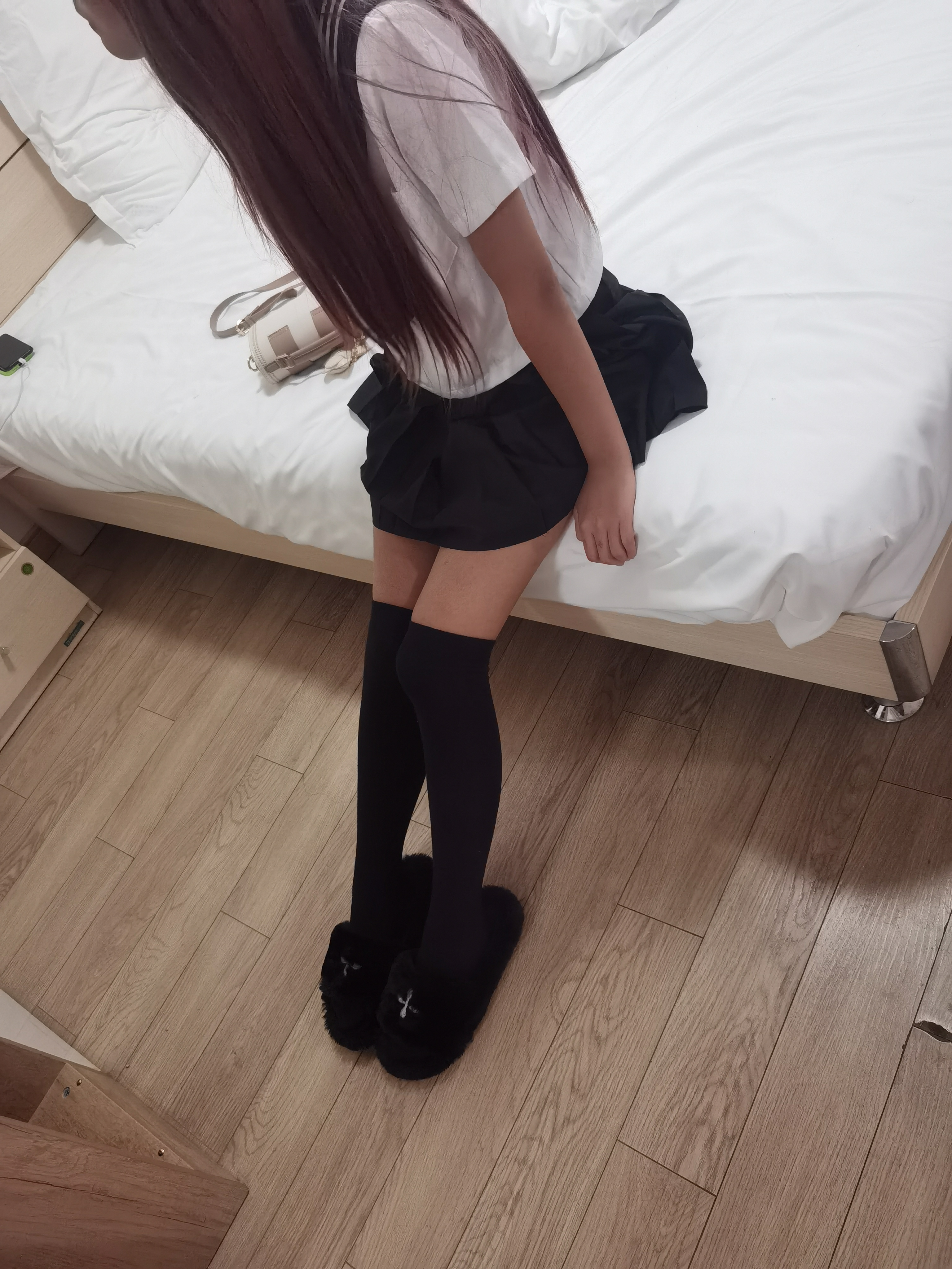 顶级JK过膝袜嫩穴小女友【30P】