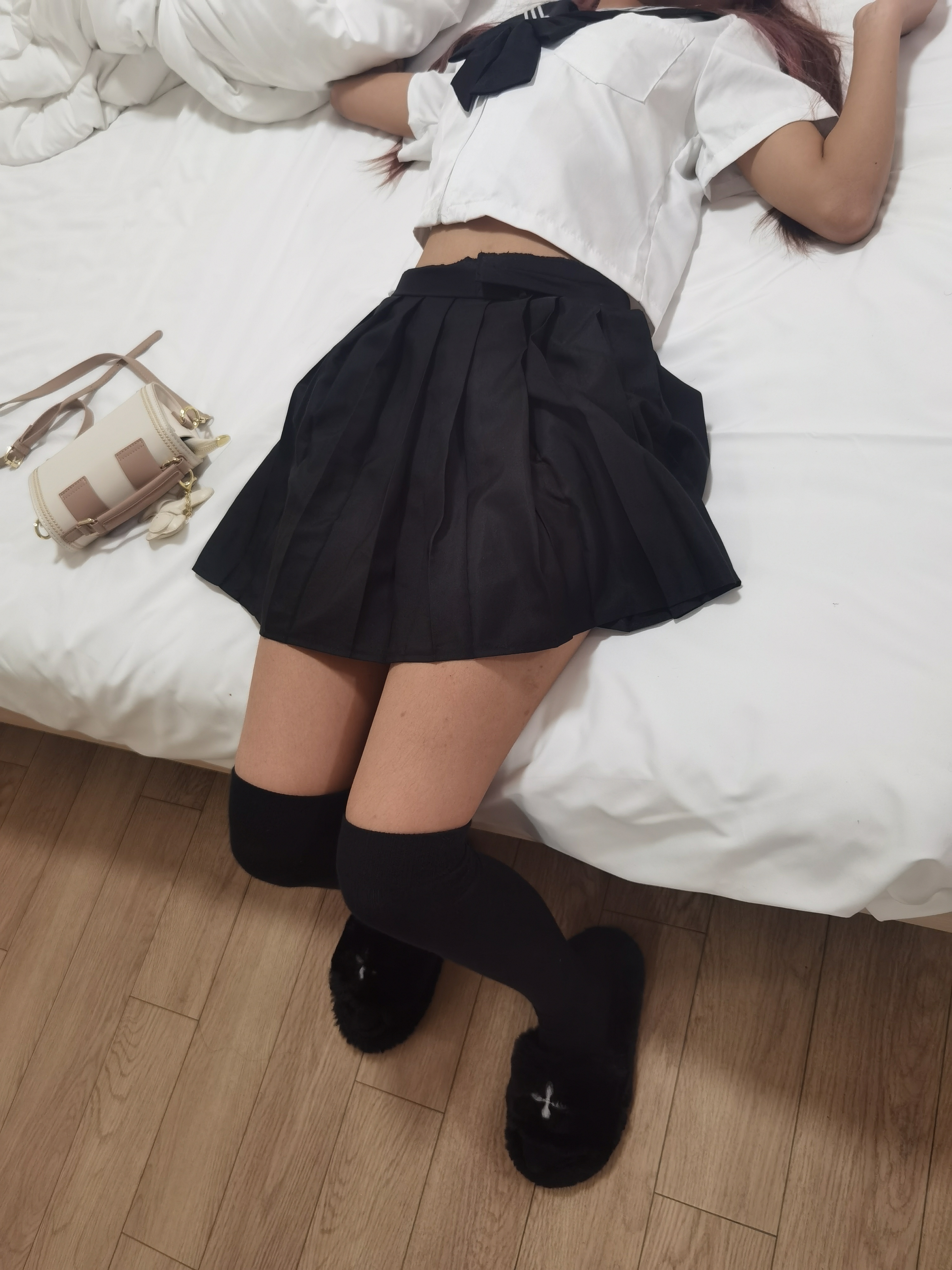 顶级JK过膝袜嫩穴小女友【30P】